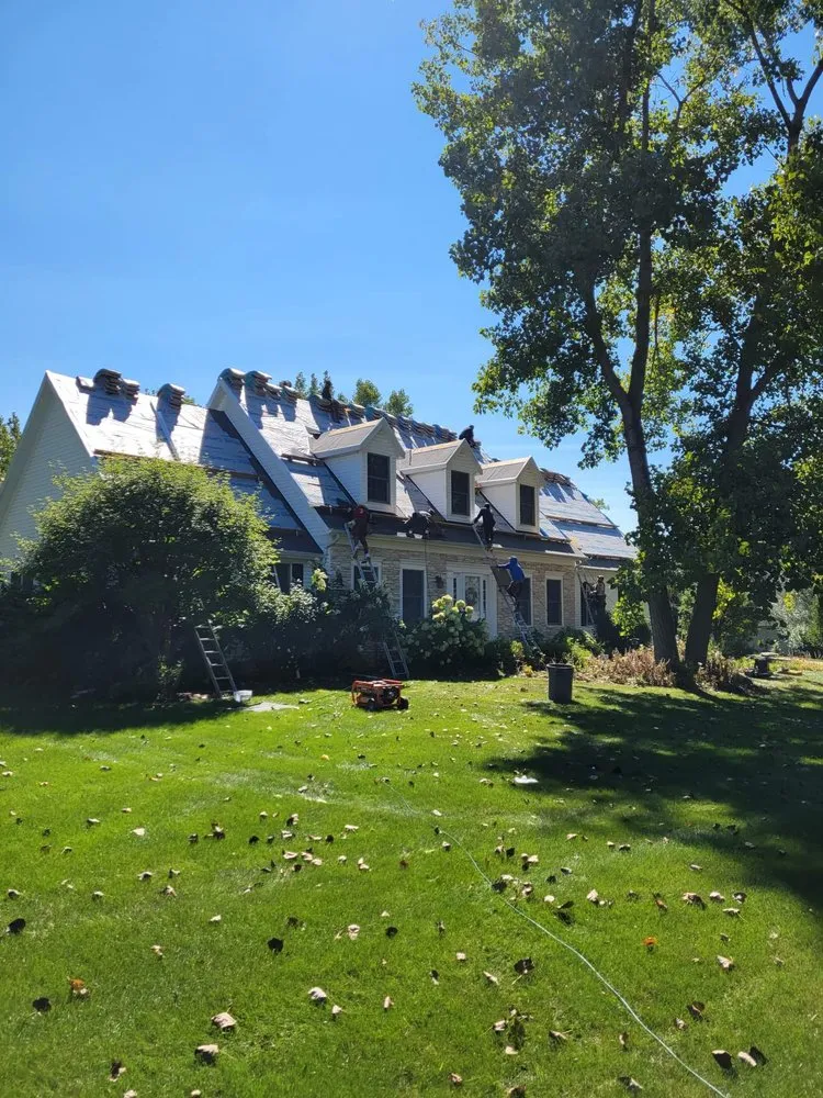 Slide of Rio's Roofing