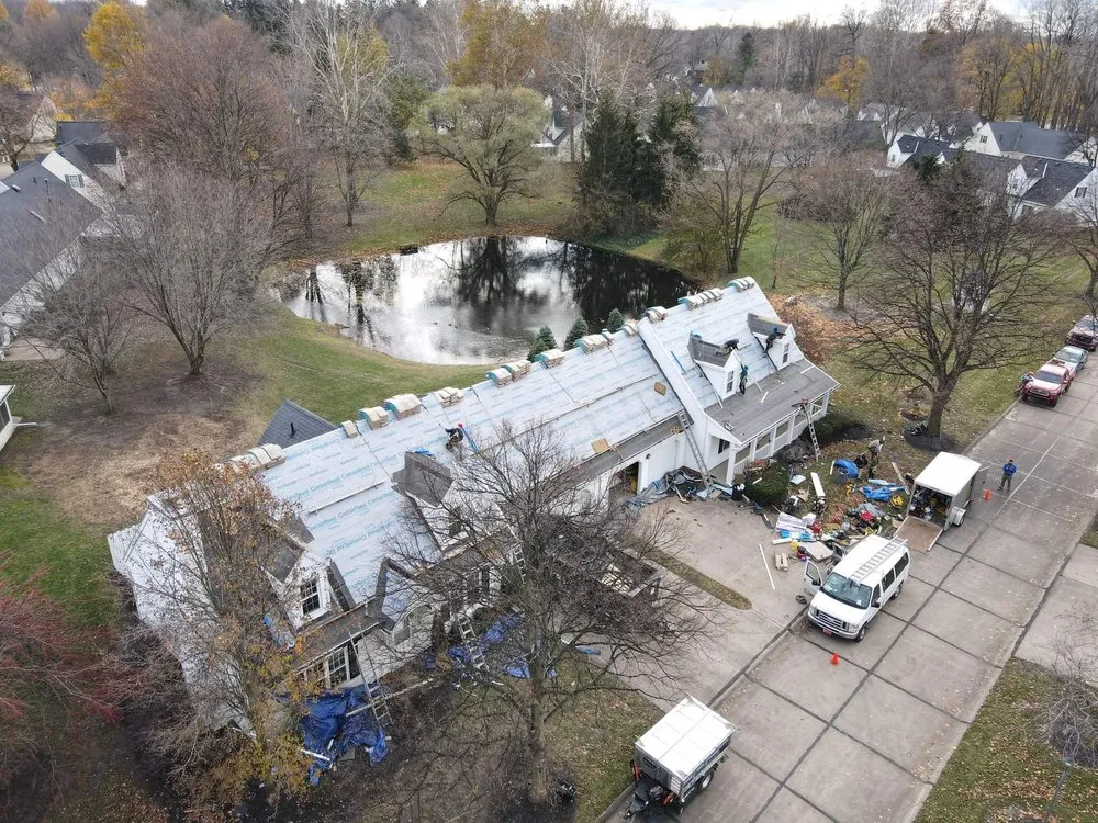 Slide of Rio's Roofing