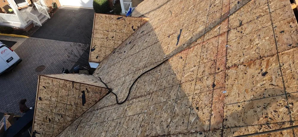 Slide of River Oakes Roofing