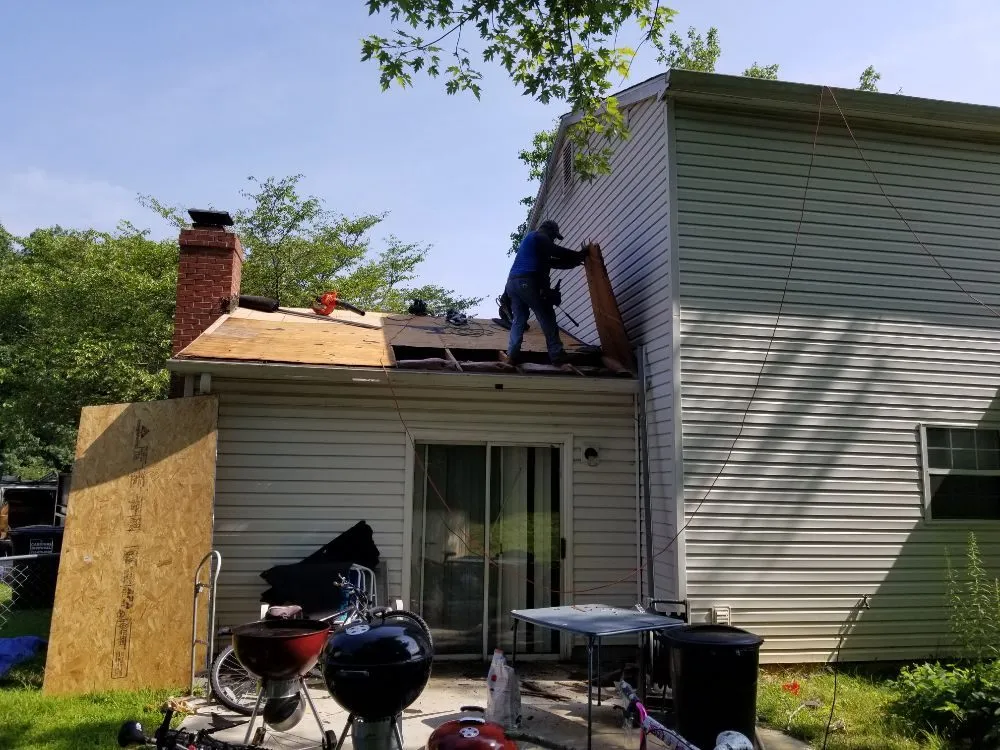 Slide of River Oakes Roofing