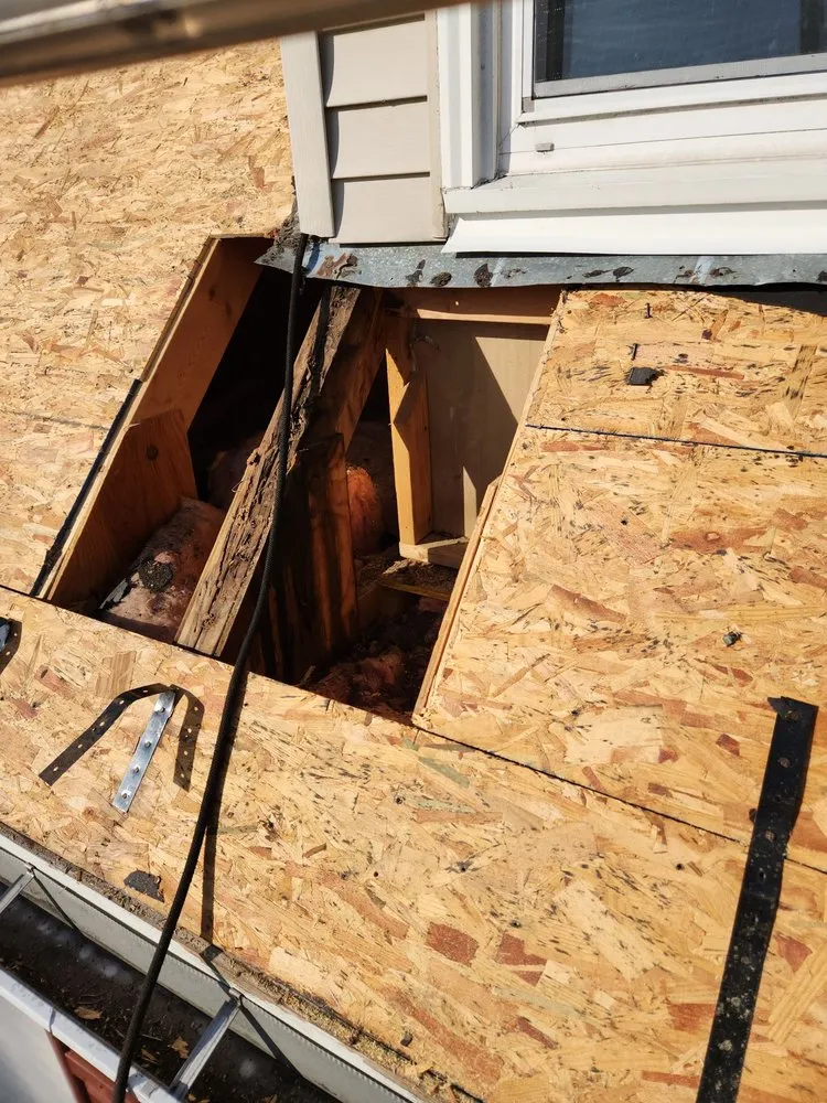 Slide of River Oakes Roofing