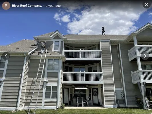 River Roof Company Logo