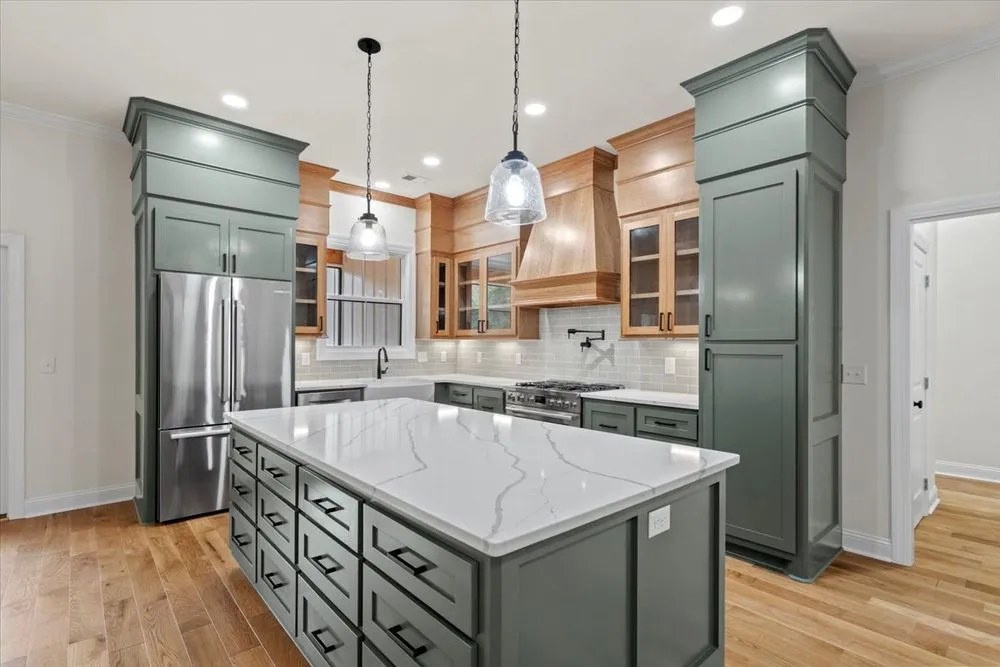 Slide of RiverBend Builder