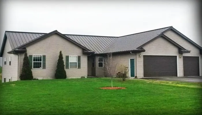 Licensed residential roofing service experts serving Withee, WI - Rivers Edge Metal Roofing