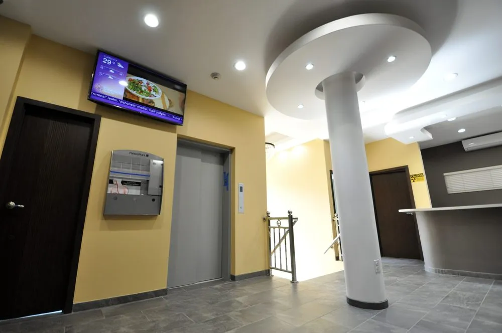 Slide of Rize Construction