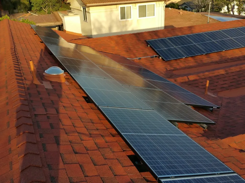 Slide of R&J Roofing