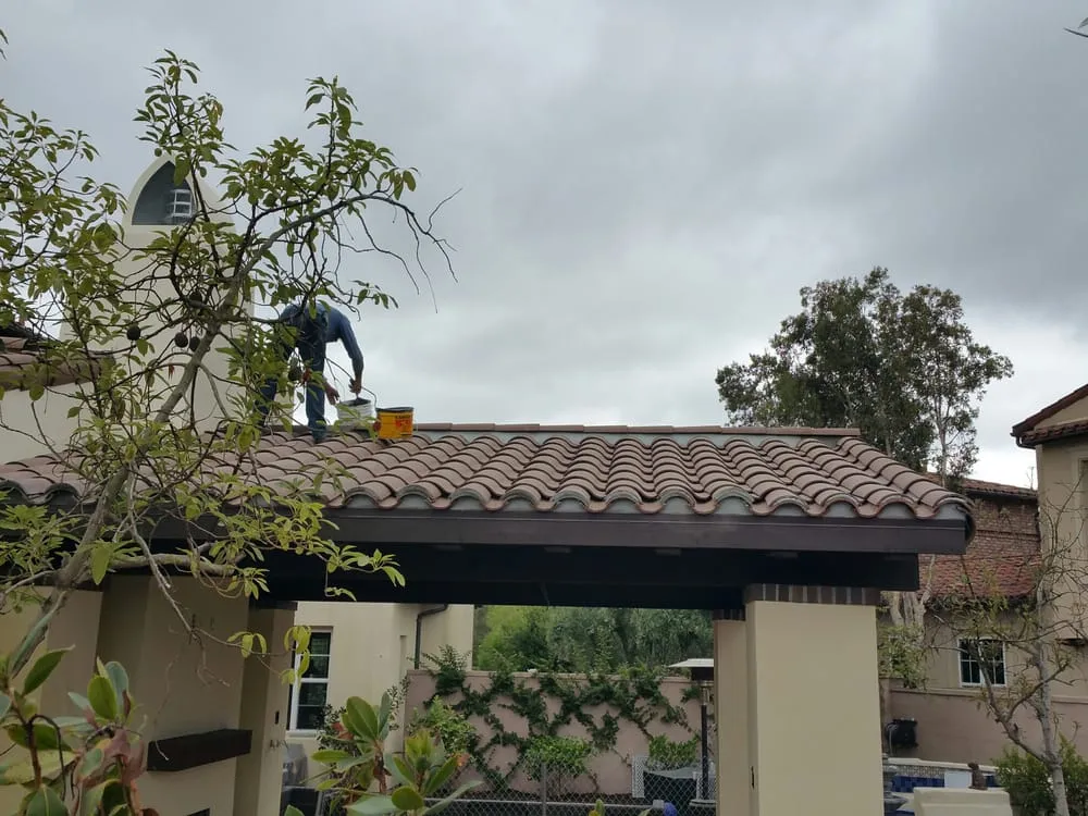 Slide of R&J Roofing