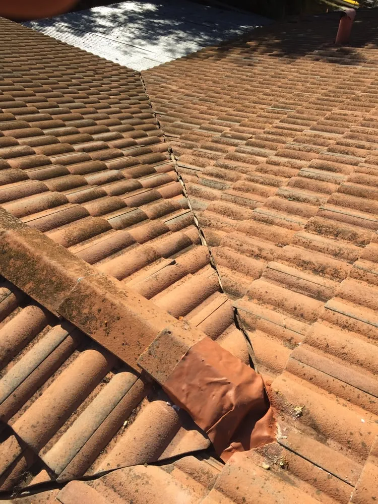 Slide of R&J Roofing