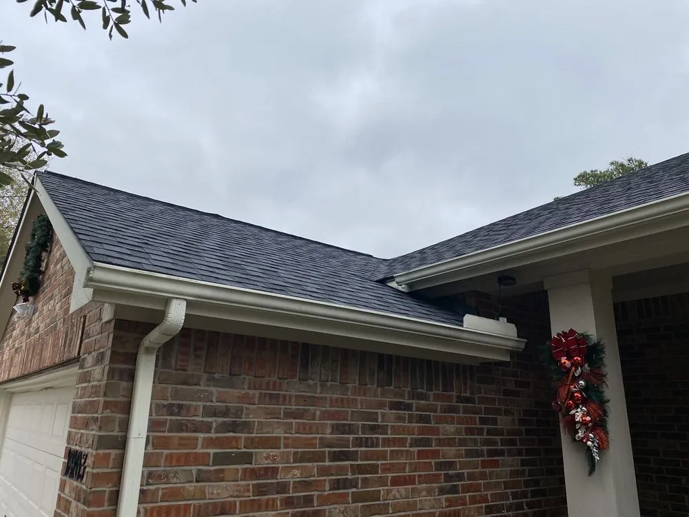 Slide of R&J Roofing