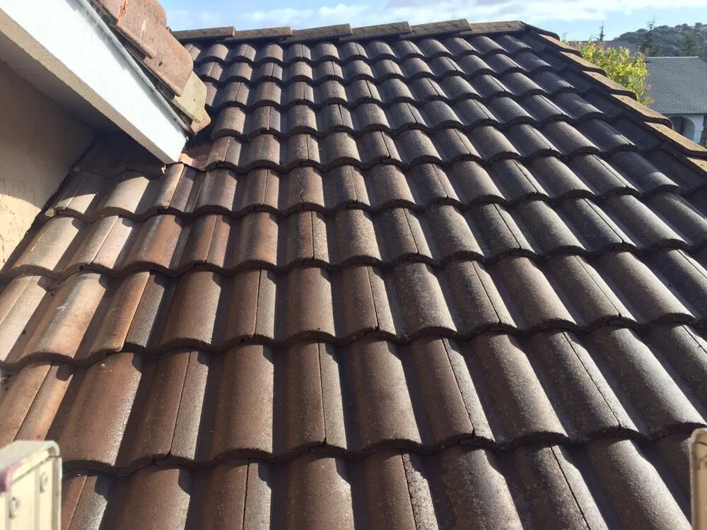 Slide of R&J Roofing