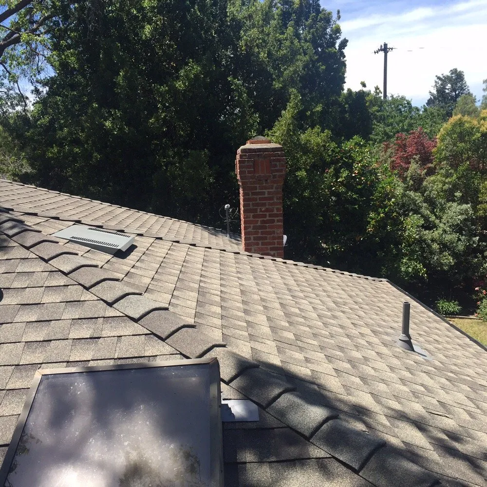 Slide of R&J Roofing