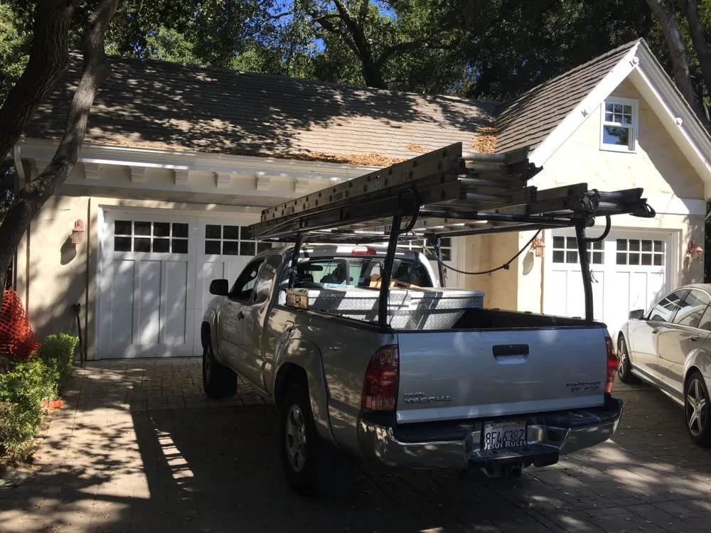 Slide of R&J Roofing