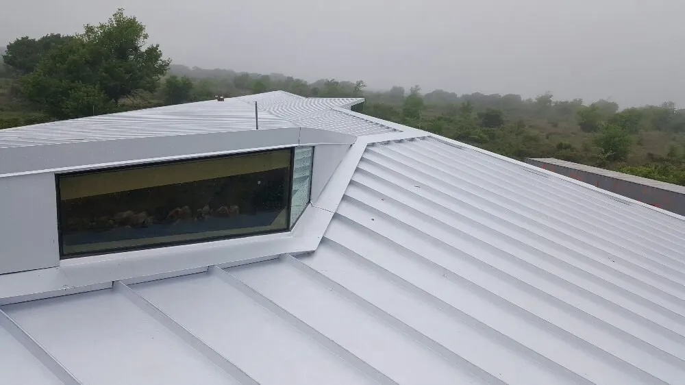 Slide of R&L Roofing Specialties