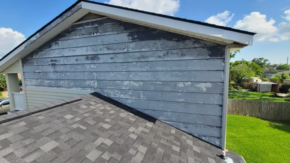 Slide of R.Leons Construction