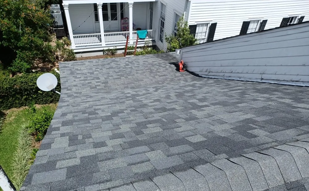 Slide of R.Leons Construction