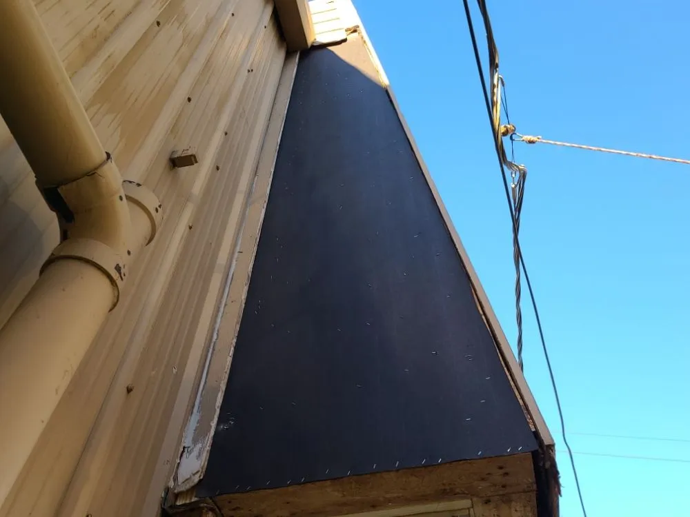 Slide of R.Leons Construction