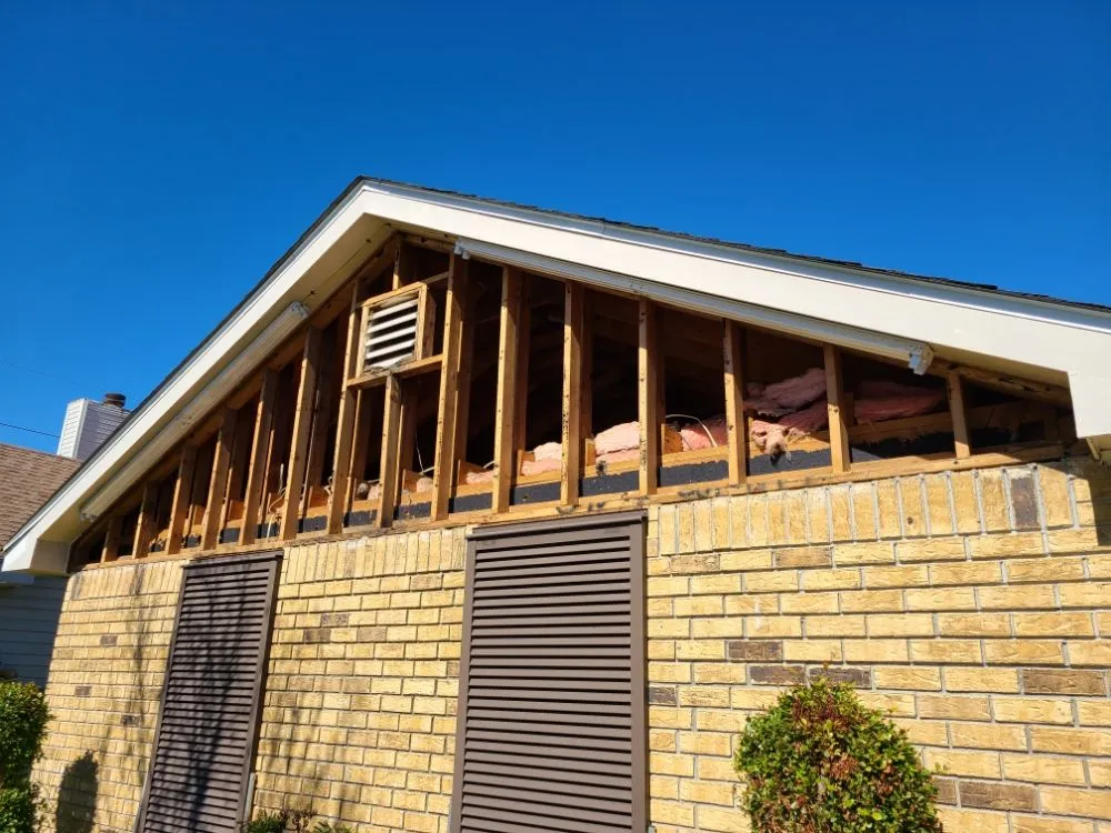 Slide of R.Leons Construction