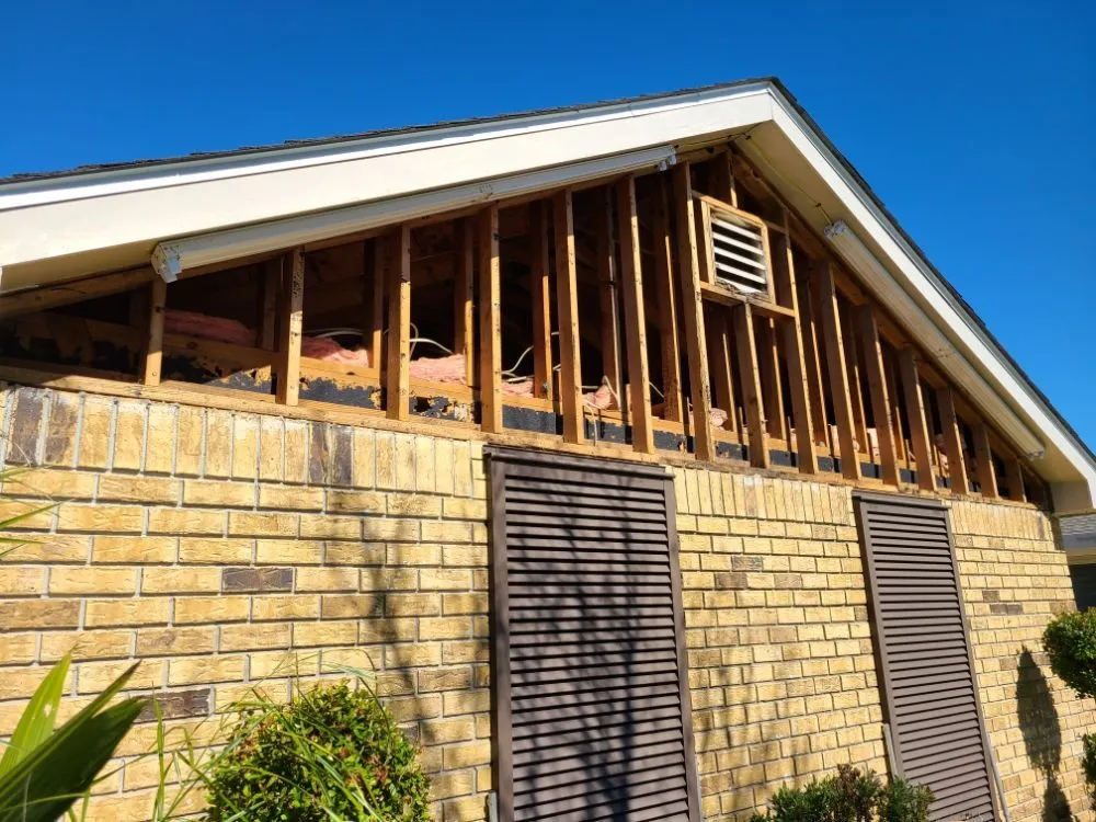 Slide of R.Leons Construction