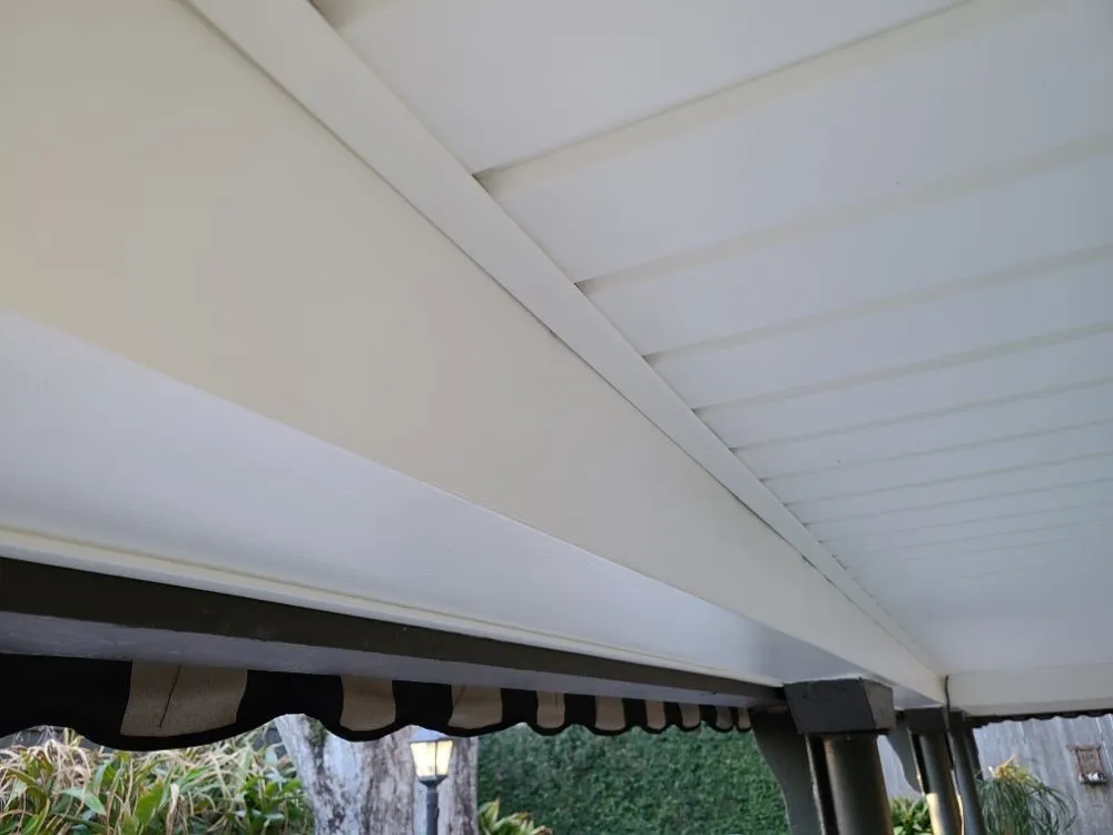 Slide of R.Leons Construction