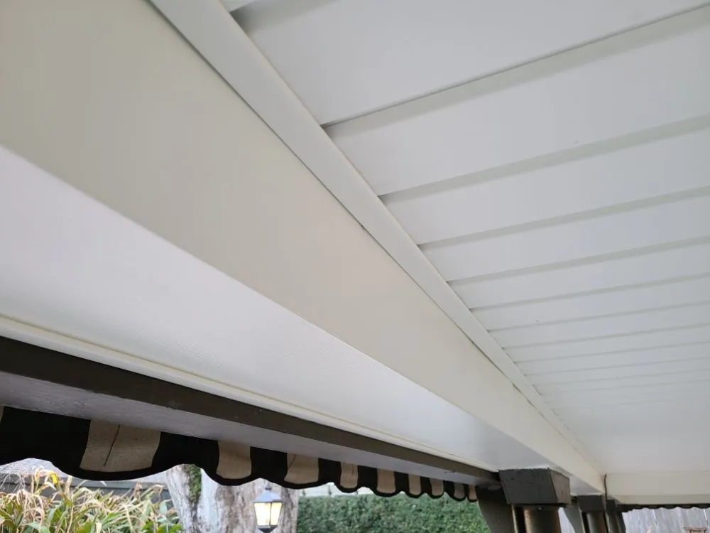 Slide of R.Leons Construction