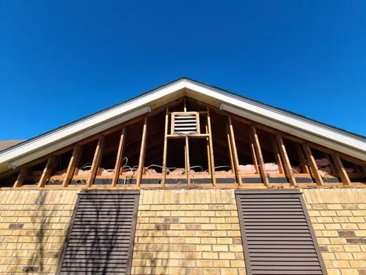 R.Leons Construction Logo