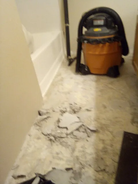 Slide of R&M Roofing & Construction