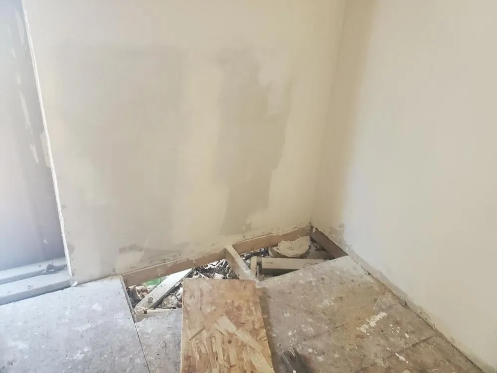 Slide of R&M Roofing & Construction