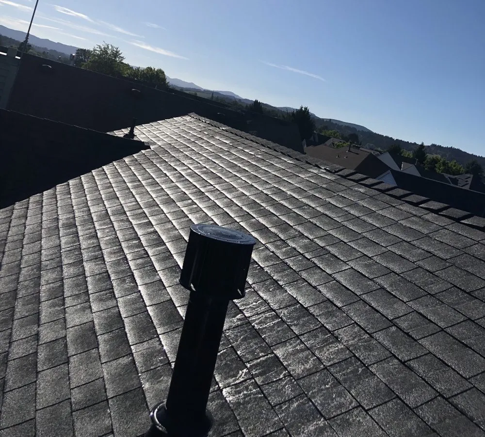 Slide of R&M Roofing & Construction