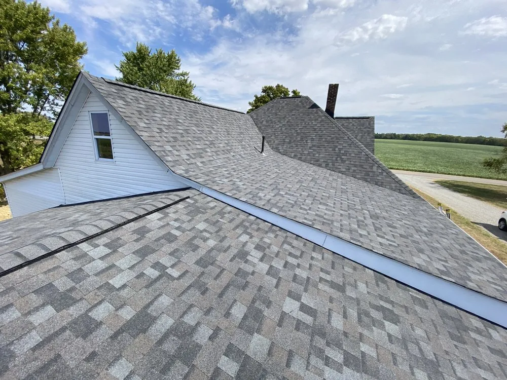 Slide of R&M Roofing & Siding