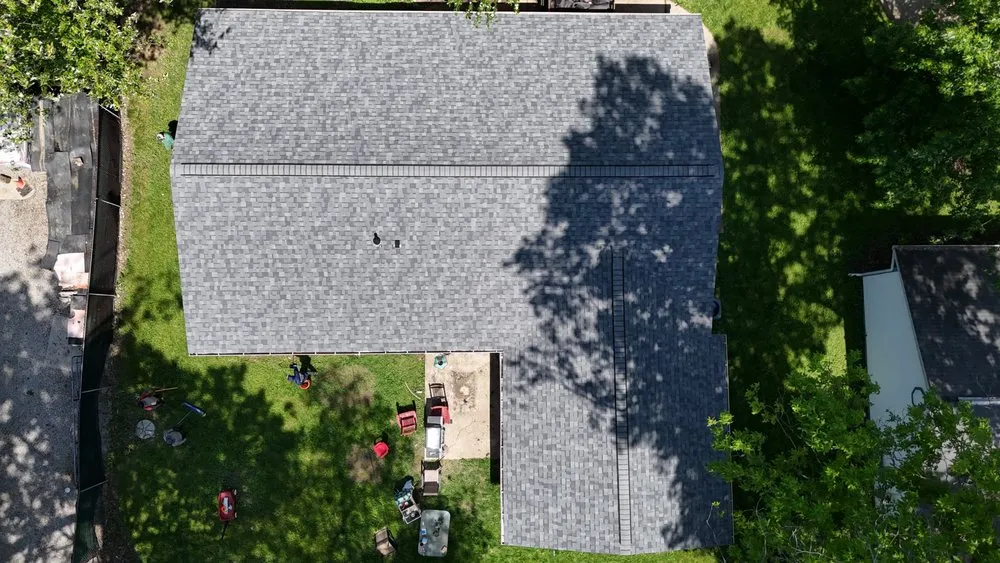 Slide of R&M Roofing & Siding