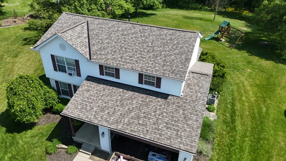 Slide of R&M Roofing & Siding