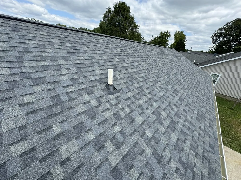 Slide of R&M Roofing & Siding