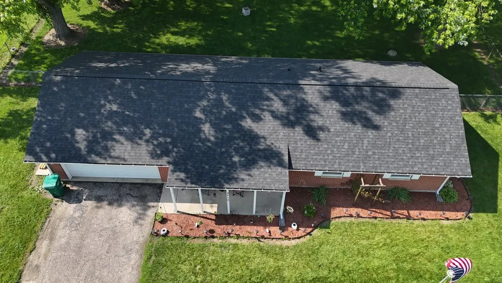 Slide of R&M Roofing & Siding