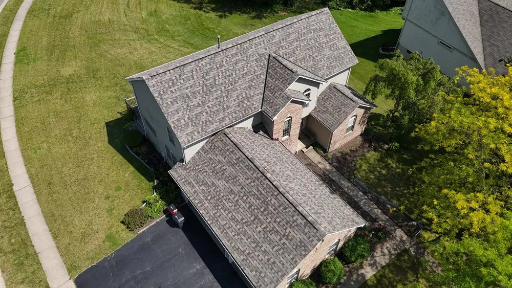 Slide of R&M Roofing & Siding