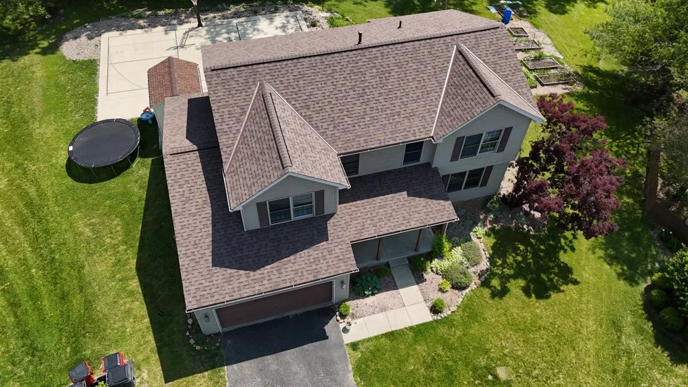 Slide of R&M Roofing & Siding