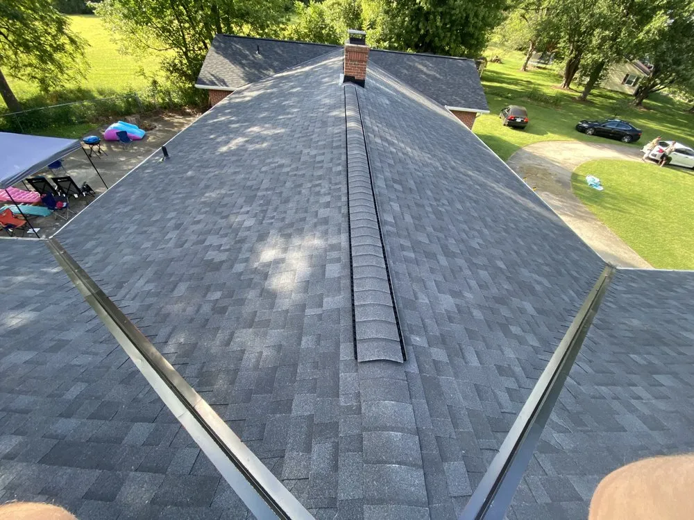 Slide of R&M Roofing & Siding