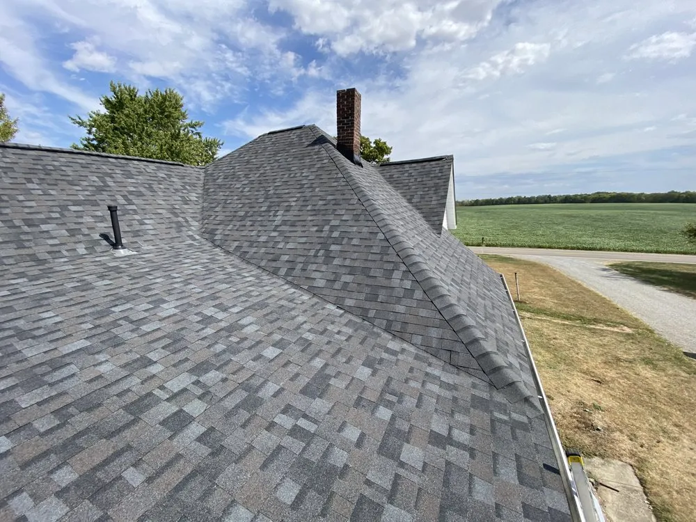 Slide of R&M Roofing & Siding