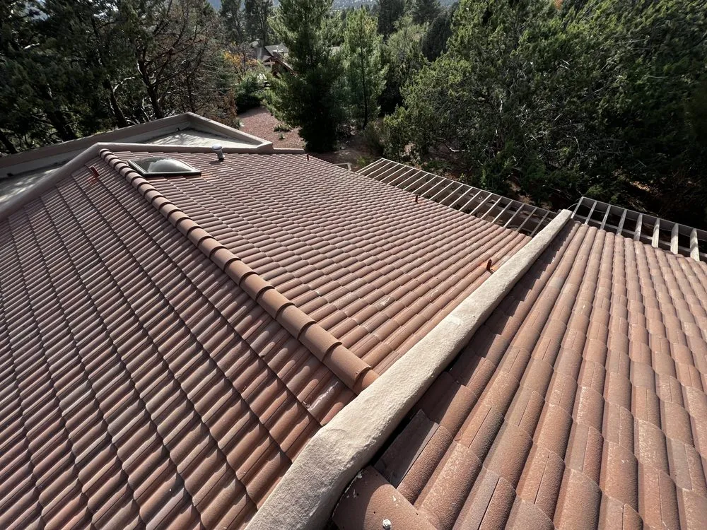 Slide of R&M Roofing and Construction