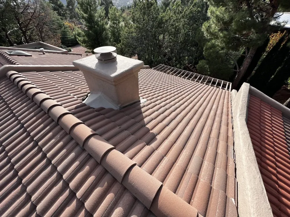 Slide of R&M Roofing and Construction