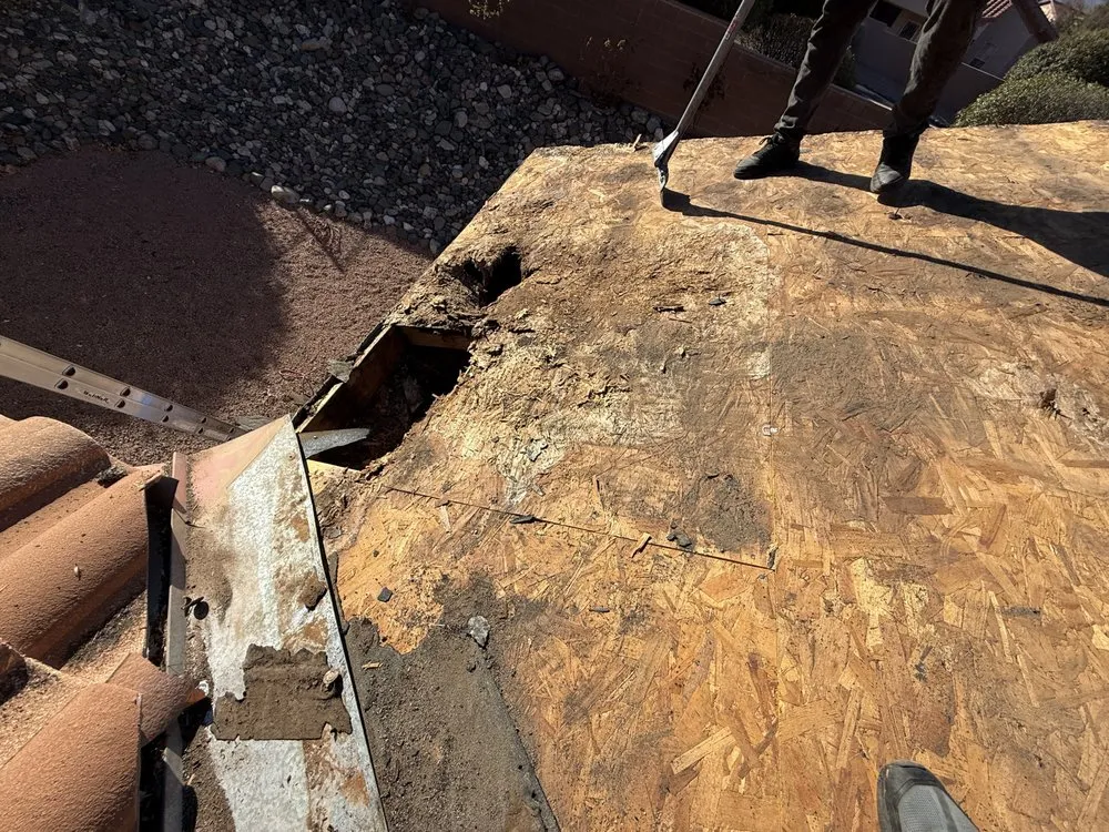 Slide of R&M Roofing and Construction