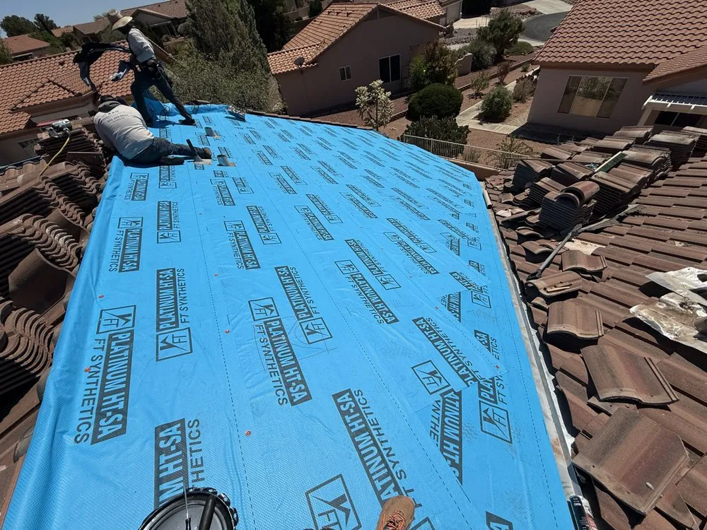 Slide of R&M Roofing and Construction