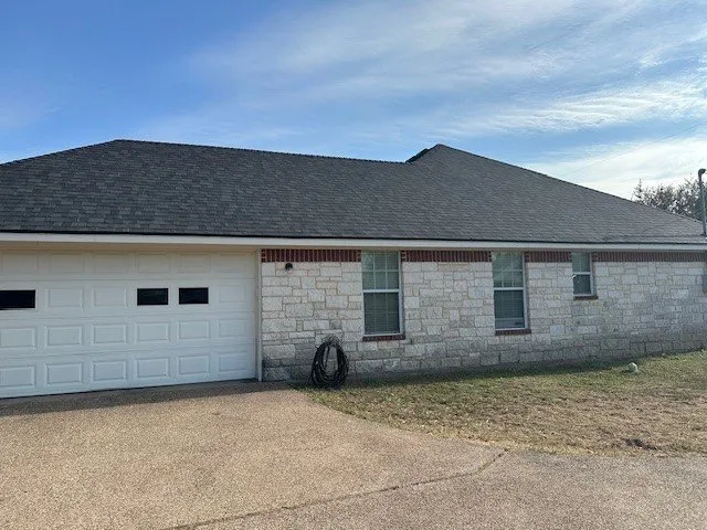 Licensed roof installation in Mcgegor, TX - RM Roofing