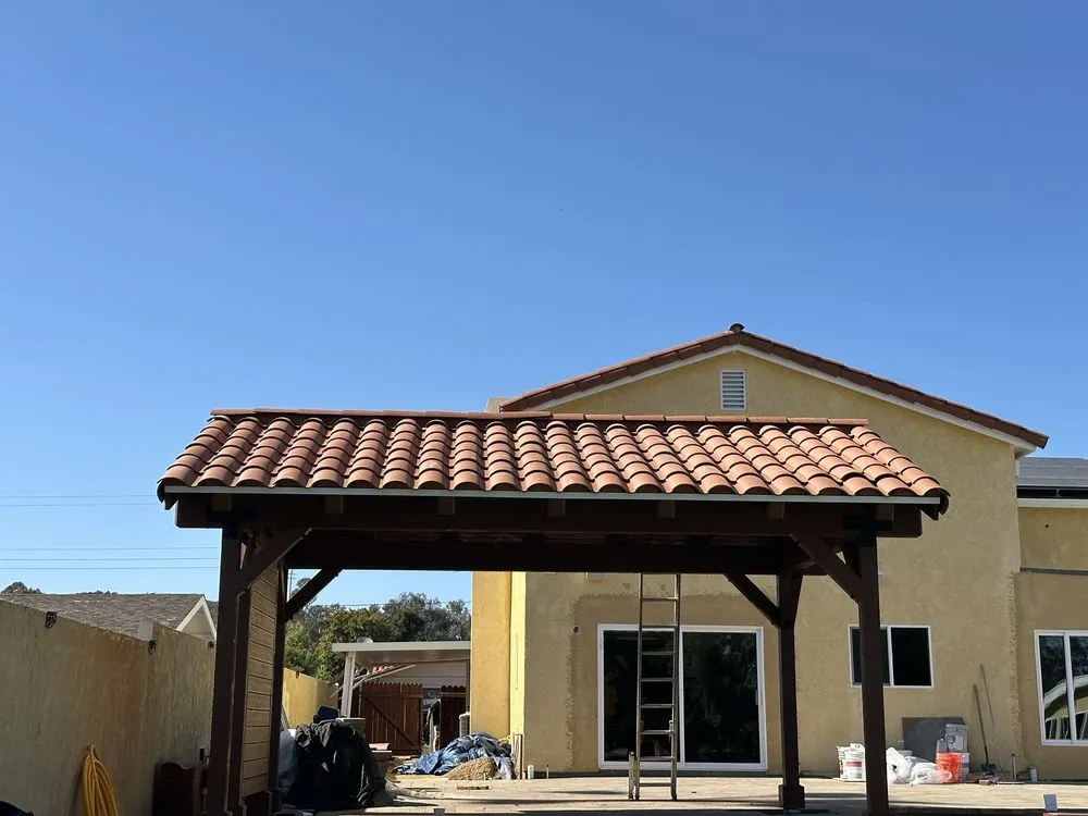 Slide of R&M Roofing