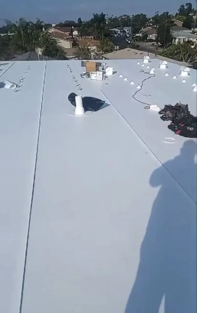 Slide of R&M Roofing