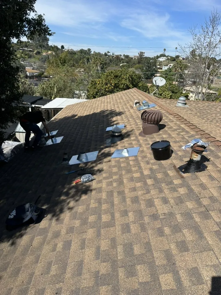 Slide of R&M Roofing