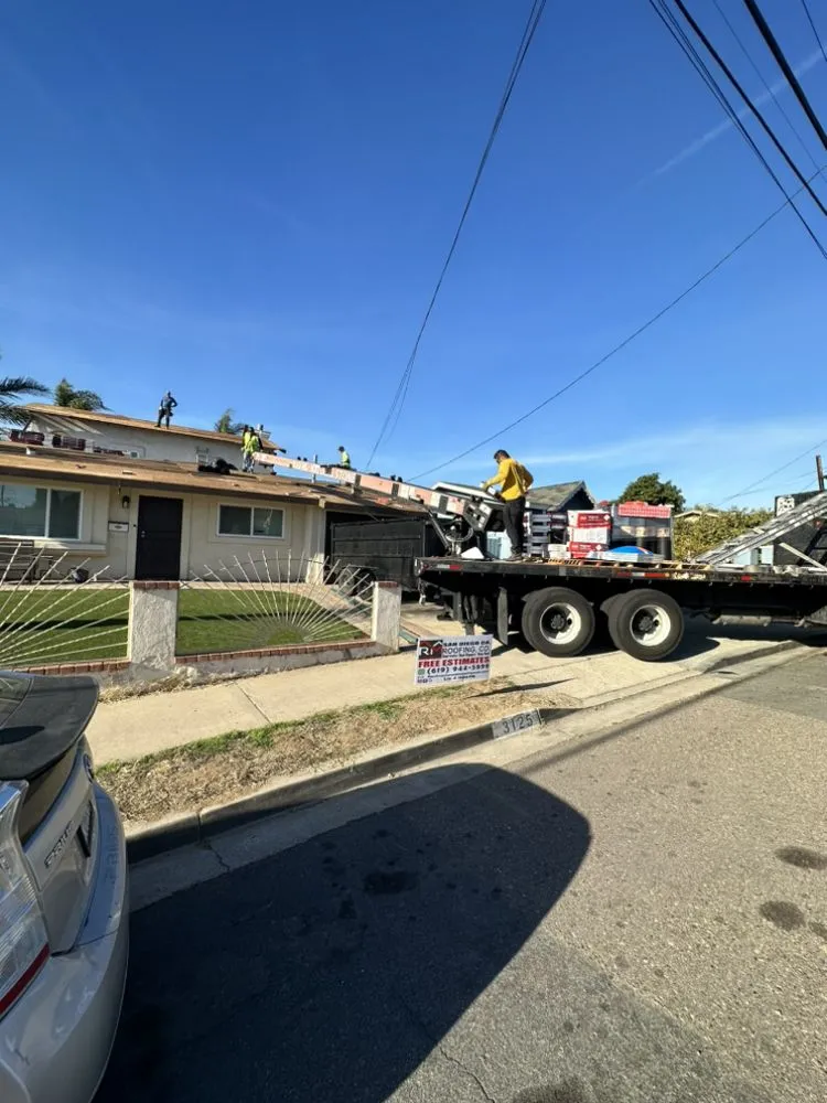 Slide of R&M Roofing