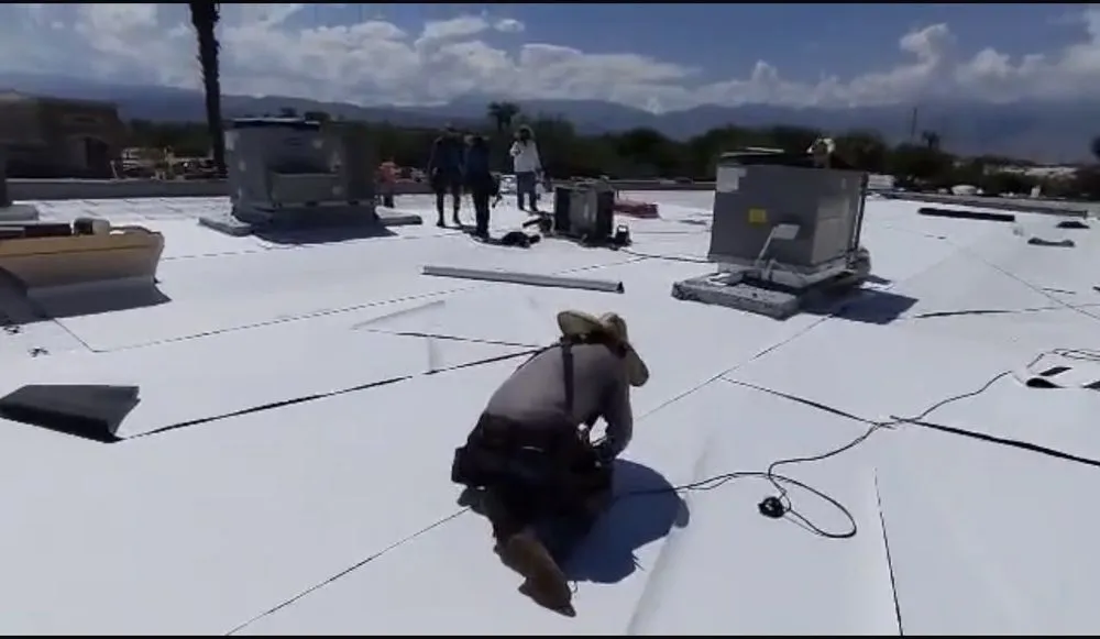 Slide of R&M Roofing