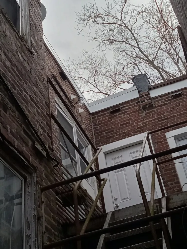 Slide of R&N Roofing and Construction