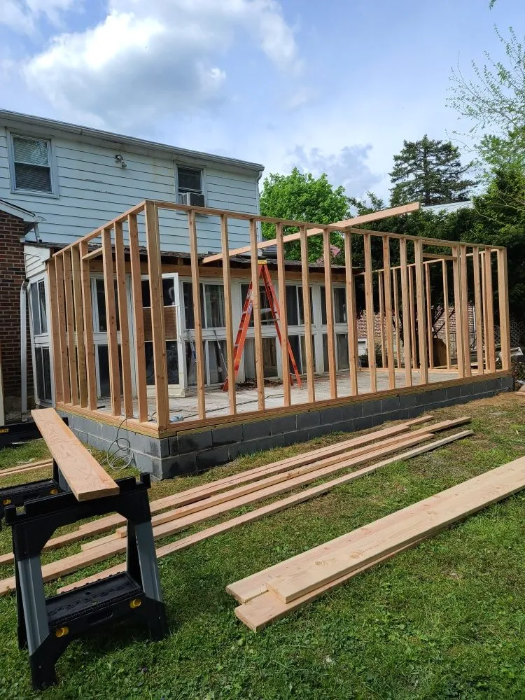 Slide of R&N Roofing and Construction