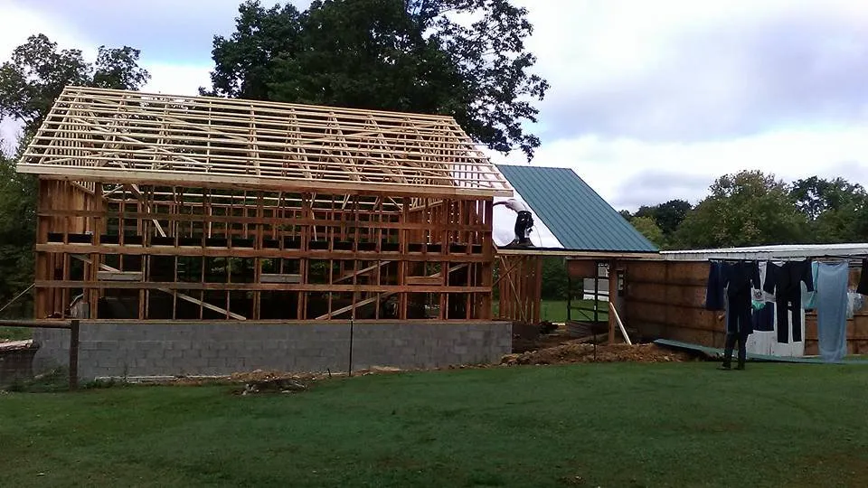 Slide of R&N Roofing